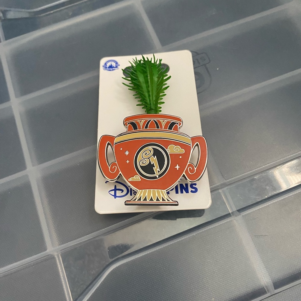 Disney Pins Park Exclusive Terrarium Succulent Planter Hercules Vase Hercules OE